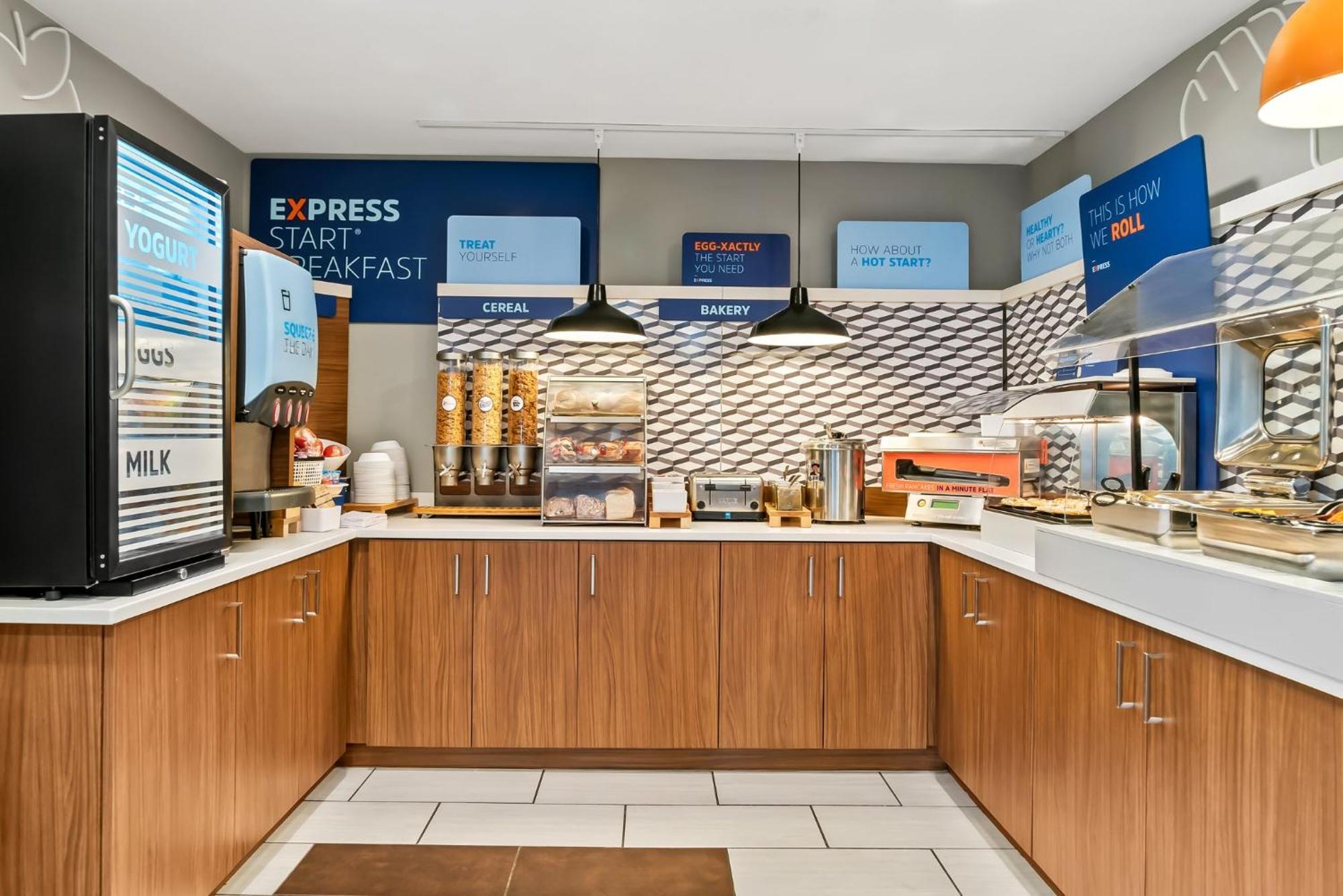 Holiday Inn Express Hotel & Suites Marion By Ihg Экстерьер фото