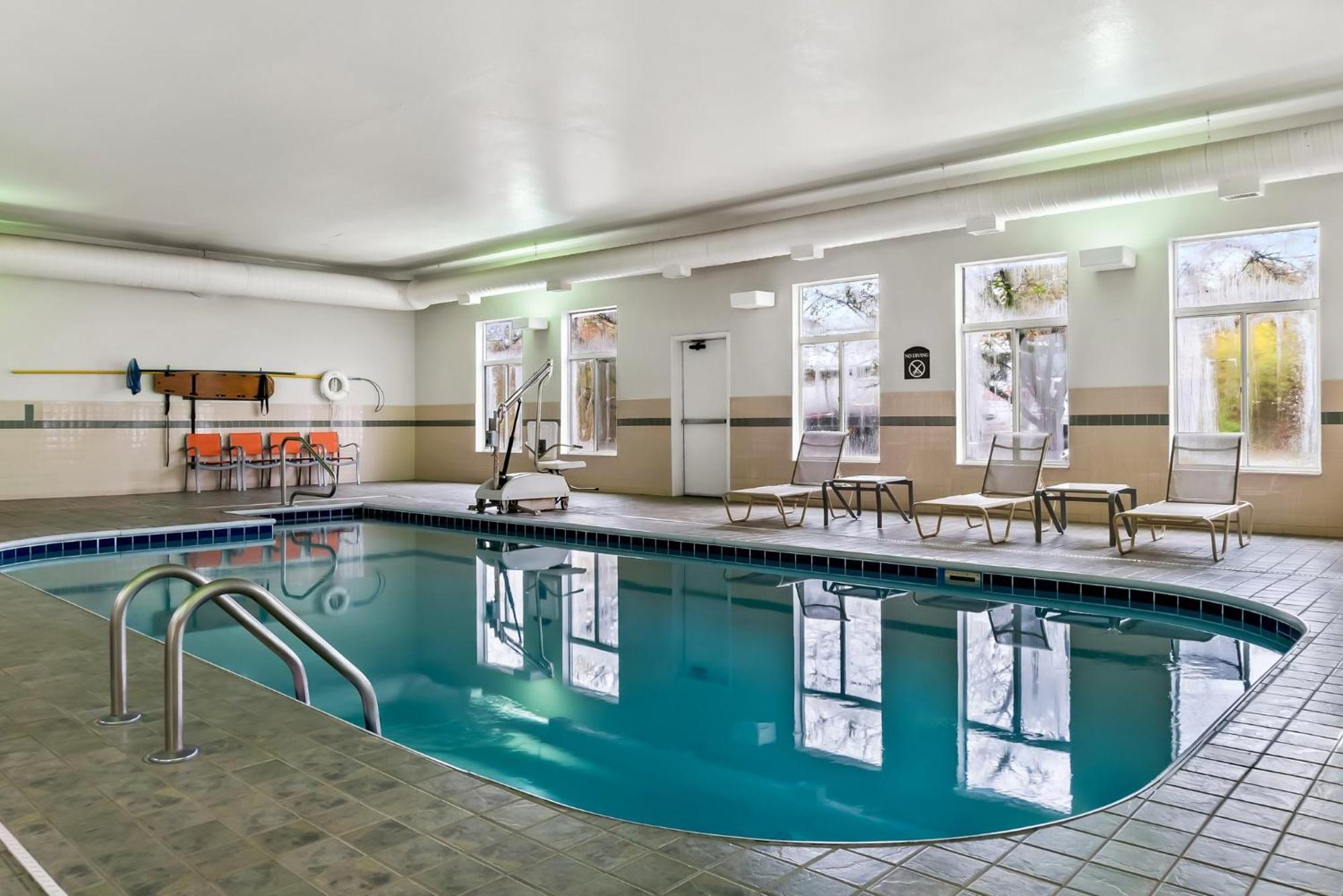 Holiday Inn Express Hotel & Suites Marion By Ihg Экстерьер фото